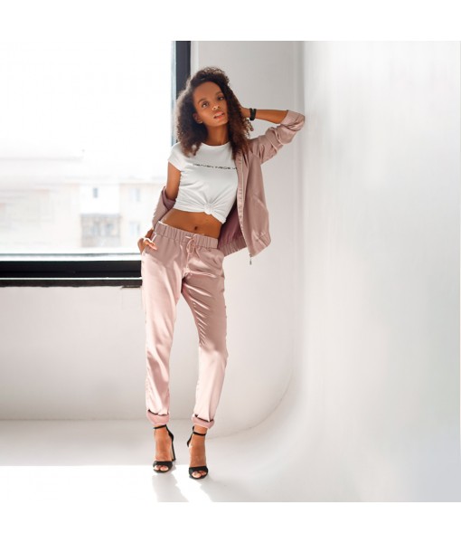 костюм атласний лавандовий