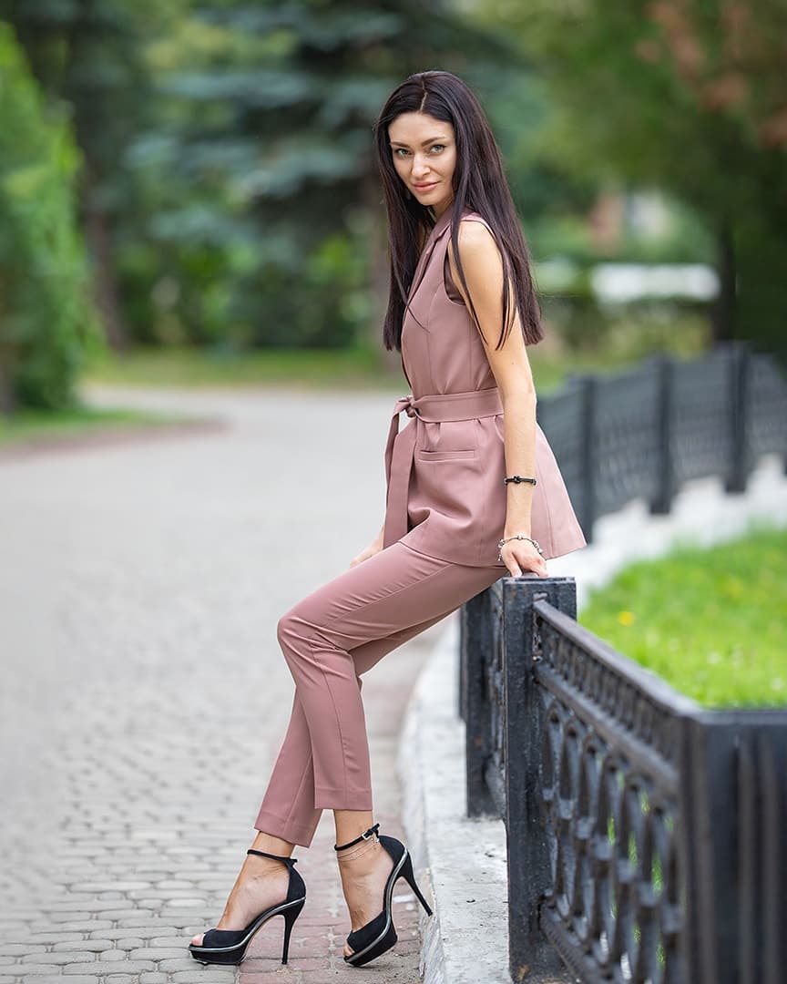 костюм жилет /брюки капучино