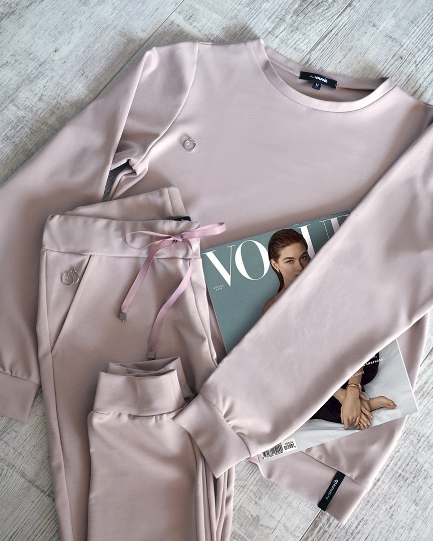 костюм ніжна троянда