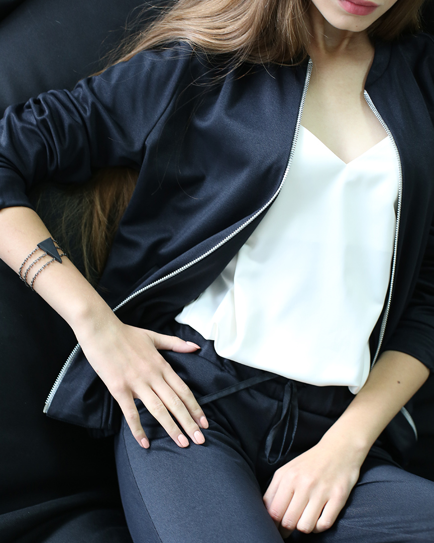 брючний костюм із трикотажу-люрексу чорний