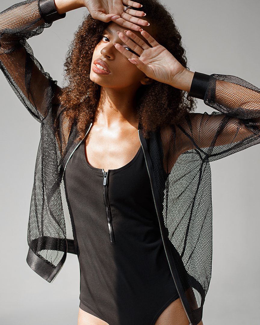 боді на блискавці чорний