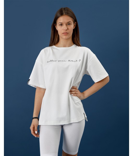 футболка FOLLOW YOUR HEART біла