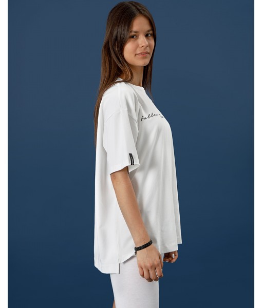 футболка FOLLOW YOUR HEART біла